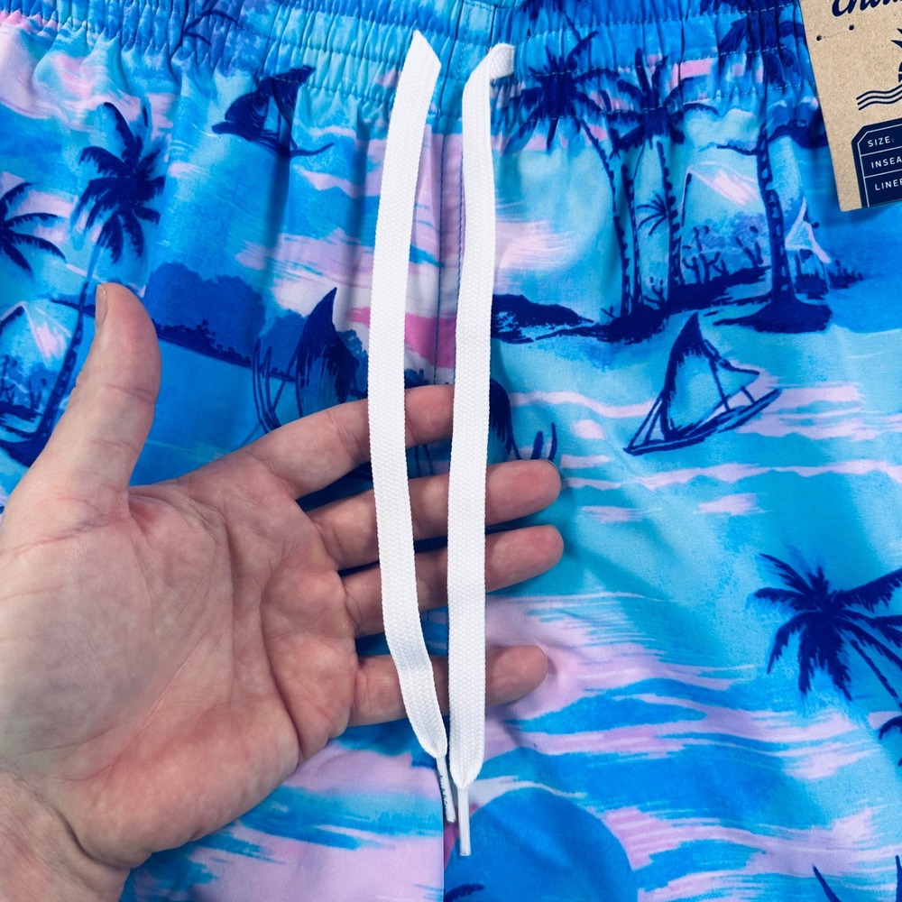 Chubbies Mens XL 5.5" Mesh Lined She's Got A Ticket To Tides Classic Swim Trunks - Picture 5 of 14